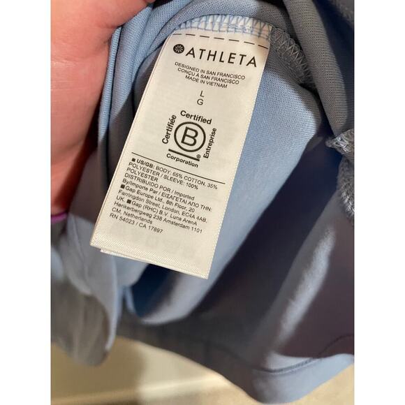 Athleta Harlow Hybrid Tee in Heron Blue - Picture 10 of 11